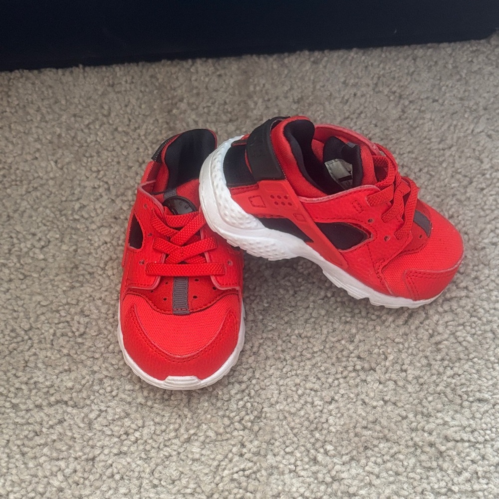 Nike Kids Red and Black Sneakers